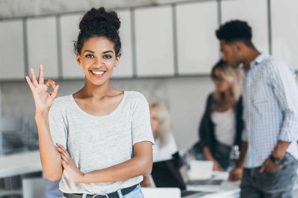Como se comunicar melhor no trabalho: 12 estratégias certeiras e 5 erros que você precisa evitar!