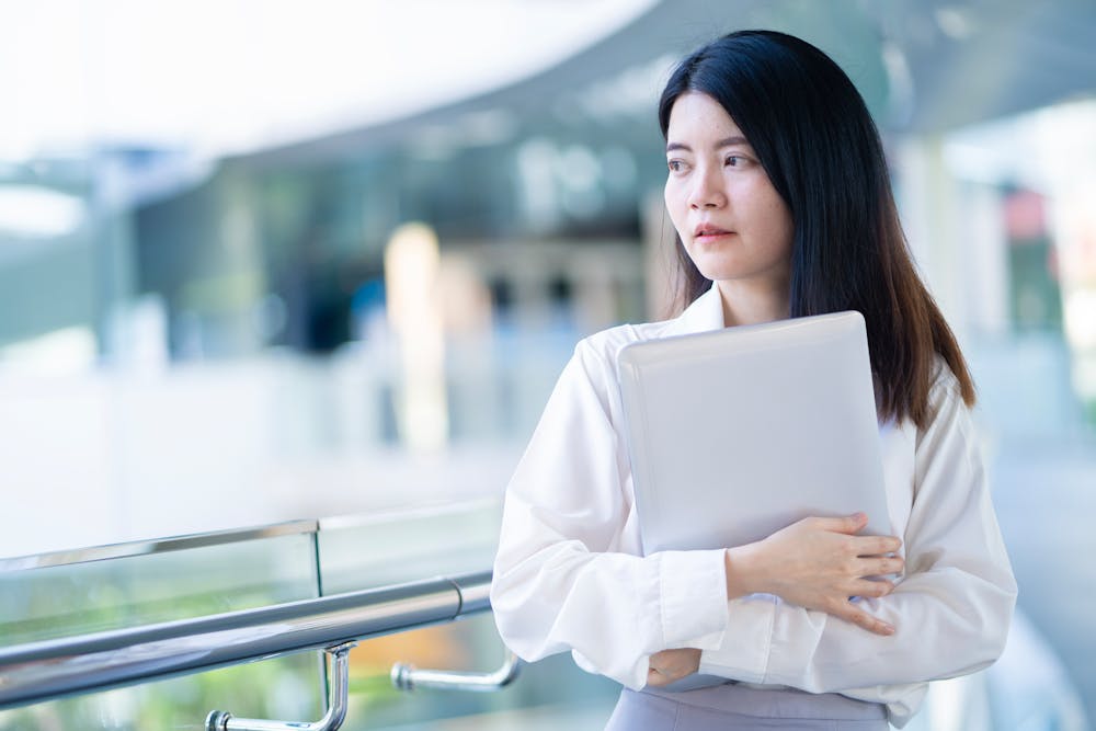 Fraude em entrevista de emprego com IA: aprenda a identificar! Como o RH deve agir?